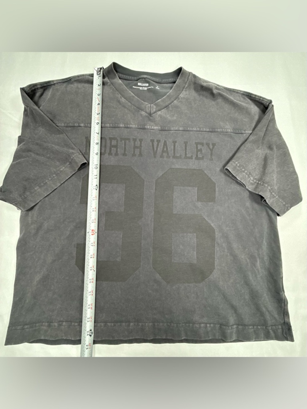 Hollister Men's Gray V-Neck 'North Valley 36' Graphic Tee - Picture 5 of 10